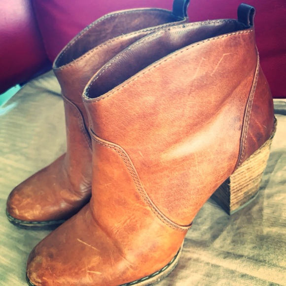 Authentic Michael Kors leather booties size 7 - Picture 3 of 7